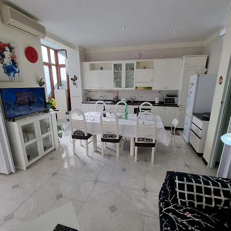 Residenza Margherita - E Near The Sea * Salerno